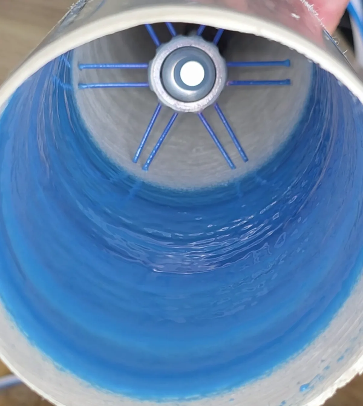 Epoxy sanacija cijevi — brush coating i spray lining nanošenje premaza